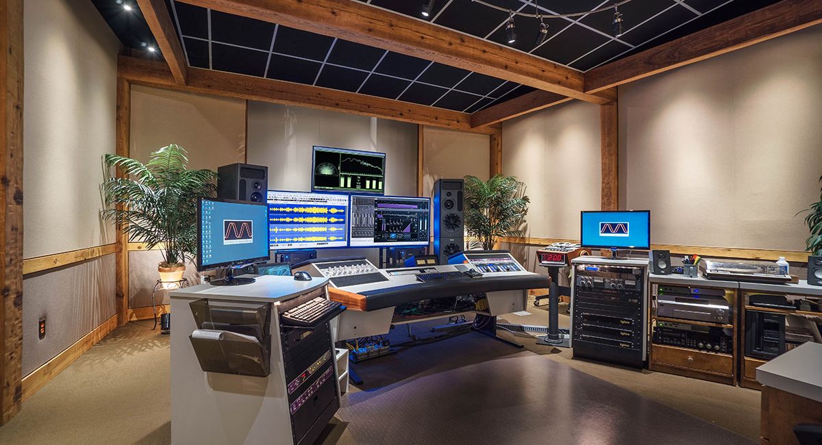 Shops mastering studio monitors